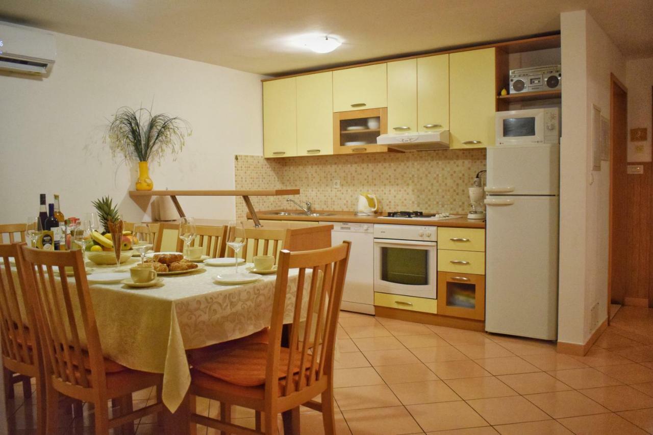 Apartment Radalj Kastela Exterior photo